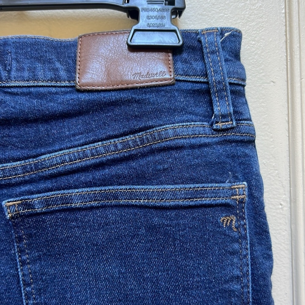 Madewell 9" Skinny Mid-Rise Jeans - Picture 3 of 13